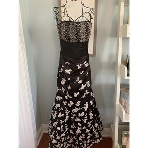 Beautiful Jovani black gown